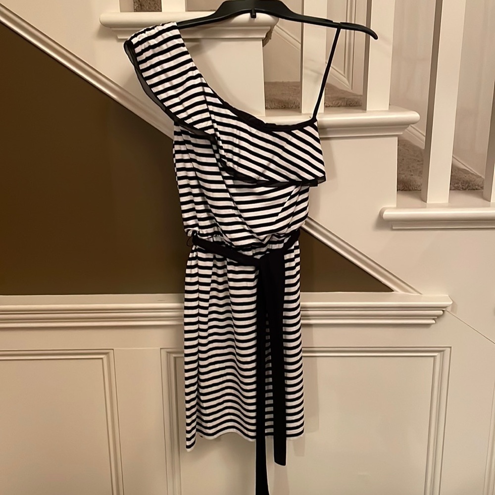 White House black market one shoulder dress size 2